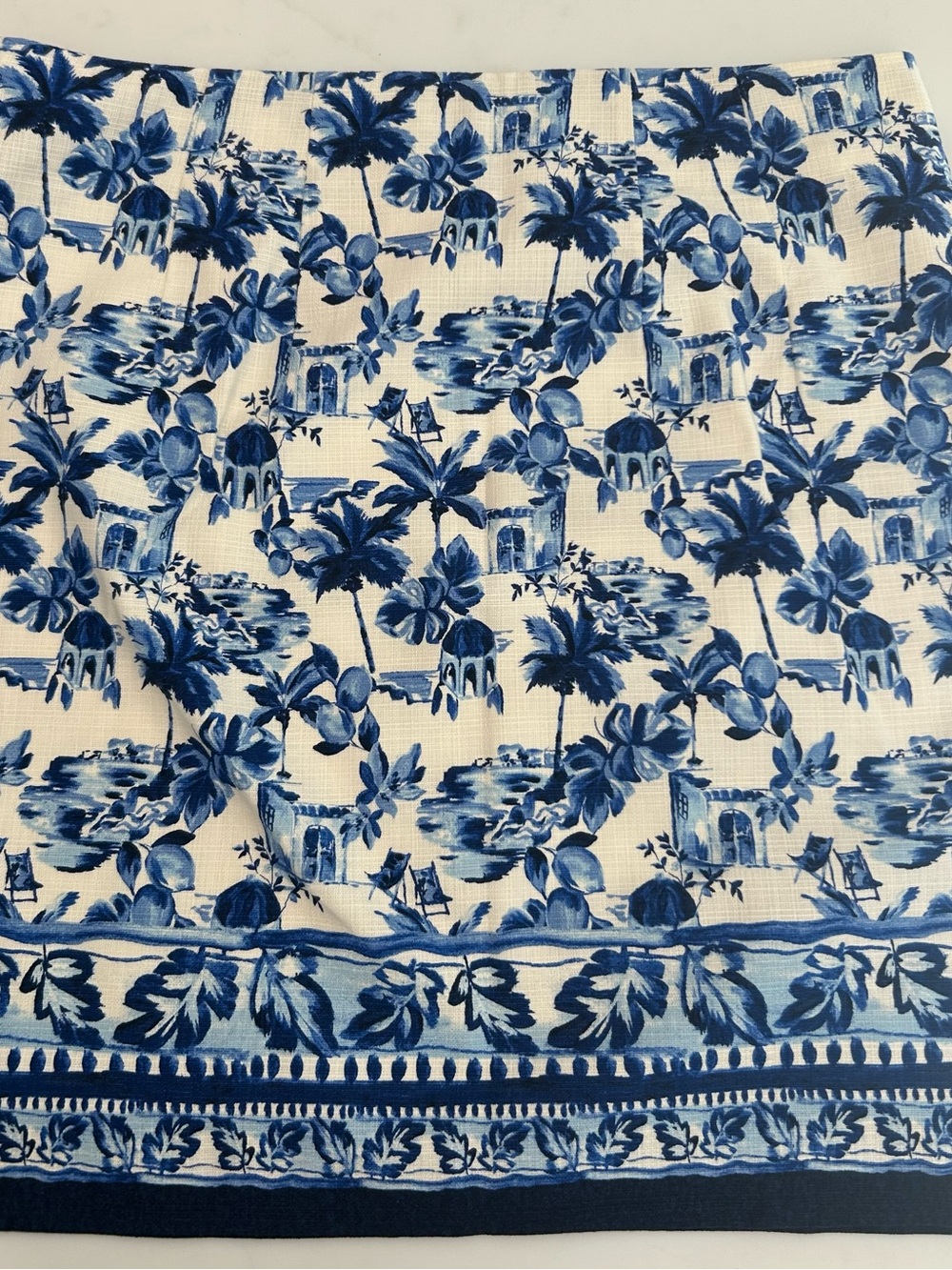 LOFT SIZE 6 Blue and White Tropical Tile Print Skirt